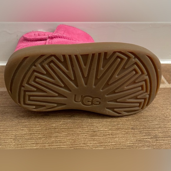 UGG Toddler Girl Pink Size 04/05 Keelan Boots - Picture 4 of 16